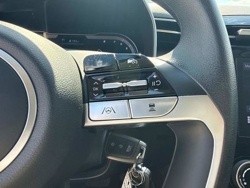 Used 2023 Hyundai Tucson SE image 30