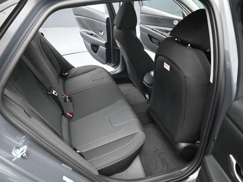 New 2026 Hyundai Elantra SE FWD image 18