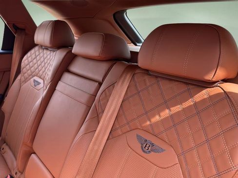Certified 2022 Bentley Bentayga image 26