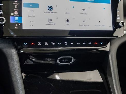 New 2026 Jeep Grand Cherokee L Limited AWD/4WD image 17