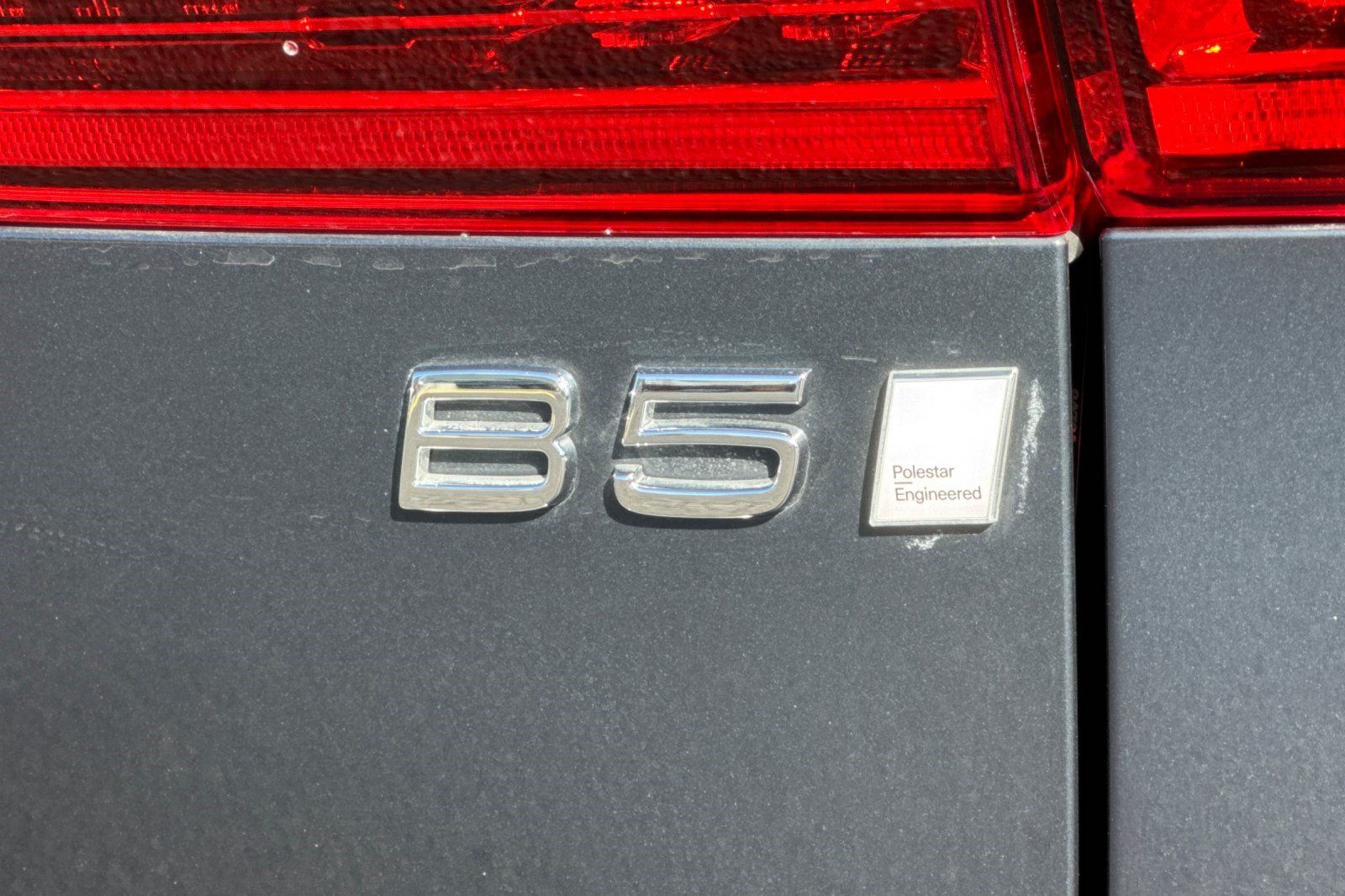 Used 2023 Volvo XC60 B5 Ultimate w/ Protection Package Premier FWD image 31