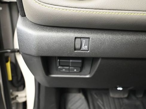 Used 2026 Chevrolet Colorado ZR2 w/ Technology Package AWD/4WD image 30
