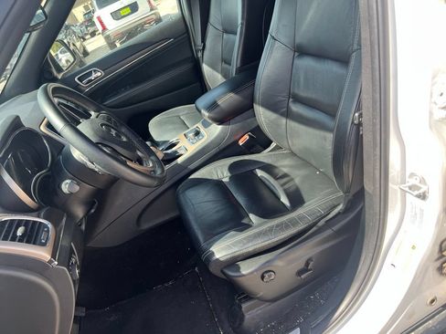 Used 2017 Jeep Grand Cherokee Limited AWD/4WD image 2