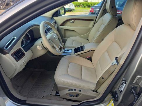 Used 2011 Volvo XC70 T6 AWD/4WD image 10