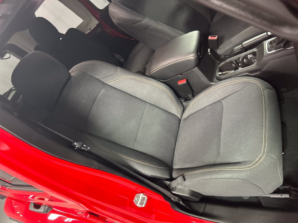 Used 2025 Jeep Wrangler Unlimited Sahara w/ Safety Group AWD/4WD image 25