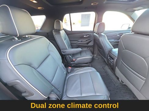 Used 2022 Chevrolet Traverse Premier image 16