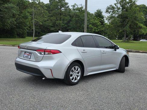 Certified 2025 Toyota Corolla LE FWD image 5