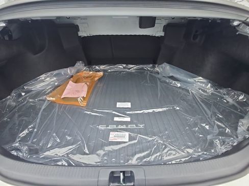 Used 2026 Toyota Camry SE w/ Convenience Package image 13