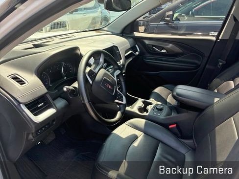 Used 2023 GMC Terrain SLT w/ Tech Package FWD image 10