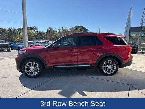 Used 2022 Ford Explorer XLT w/ Equipment Group 202A image 4