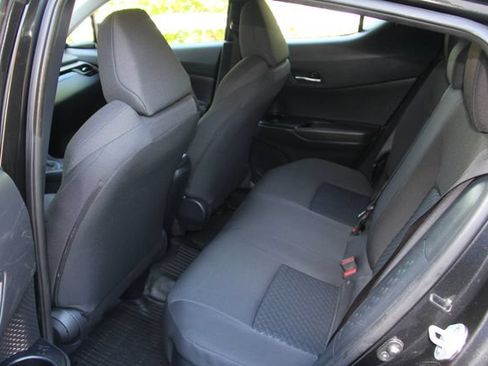 Used 2020 Toyota C-HR LE FWD image 32