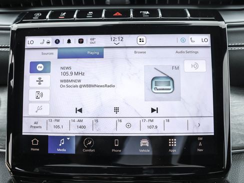 New 2025 Jeep Grand Cherokee Overland w/ Luxury Tech Group IV image 17