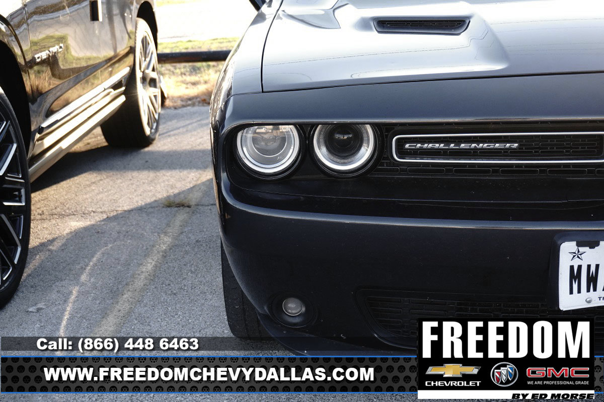 Used 2016 Dodge Challenger SXT Plus RWD image 5