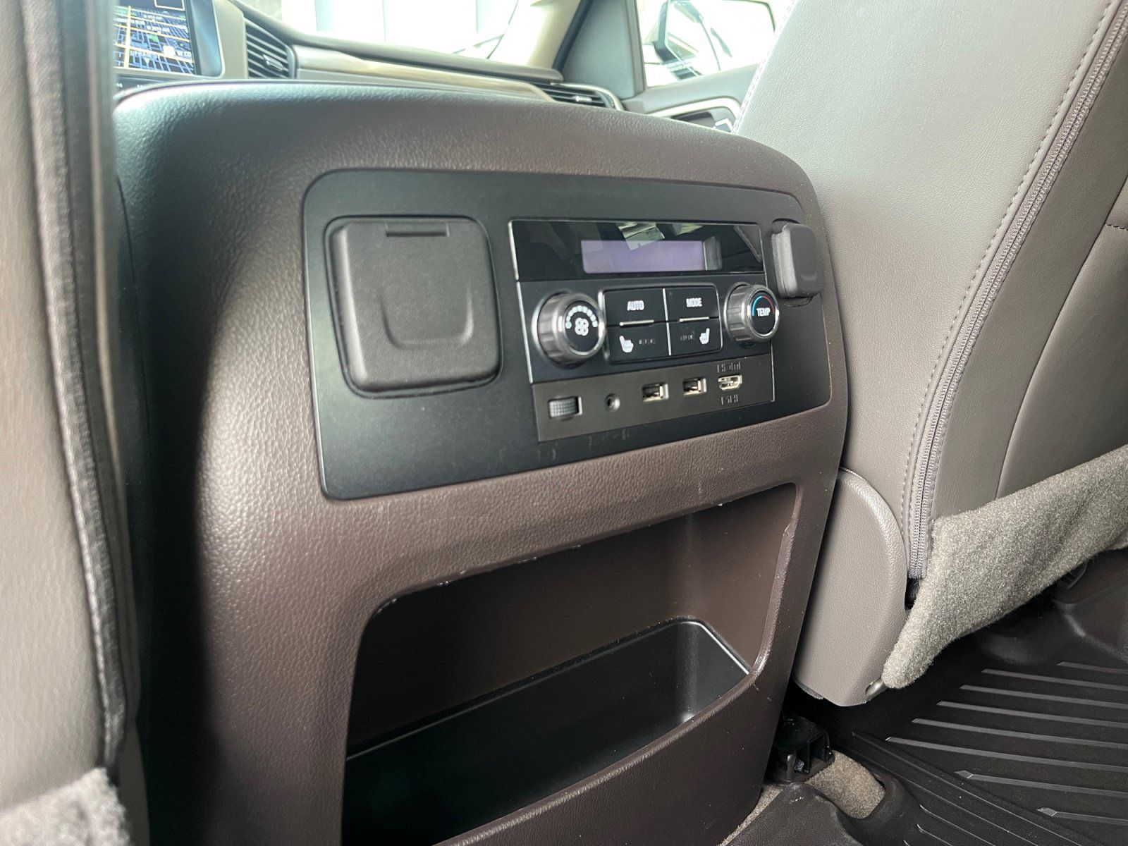 Used 2019 GMC Yukon Denali AWD/4WD image 32