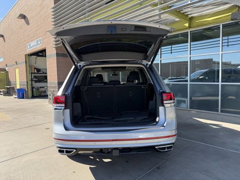 Used 2024 Volkswagen Atlas SEL Premium R-Line image 38