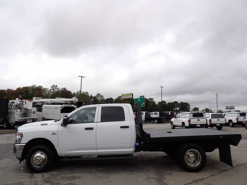 Used 2024 RAM 3500 Tradesman w/ Chrome Appearance Group AWD/4WD image 60