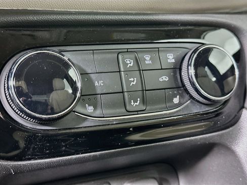 Used 2023 Buick Encore GX Preferred w/ Cold Weather Comfort Package FWD image 23