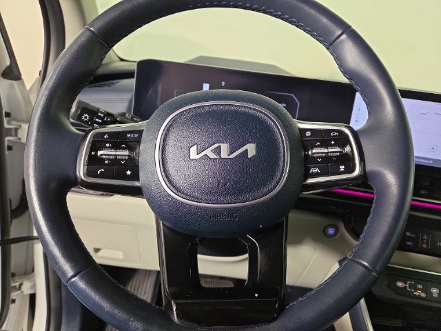 Certified 2025 Kia Carnival SX Prestige FWD image 21