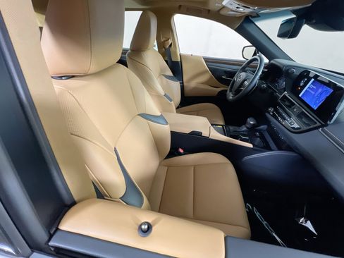 Used 2025 Lexus ES 350 w/ Premium Package FWD image 28