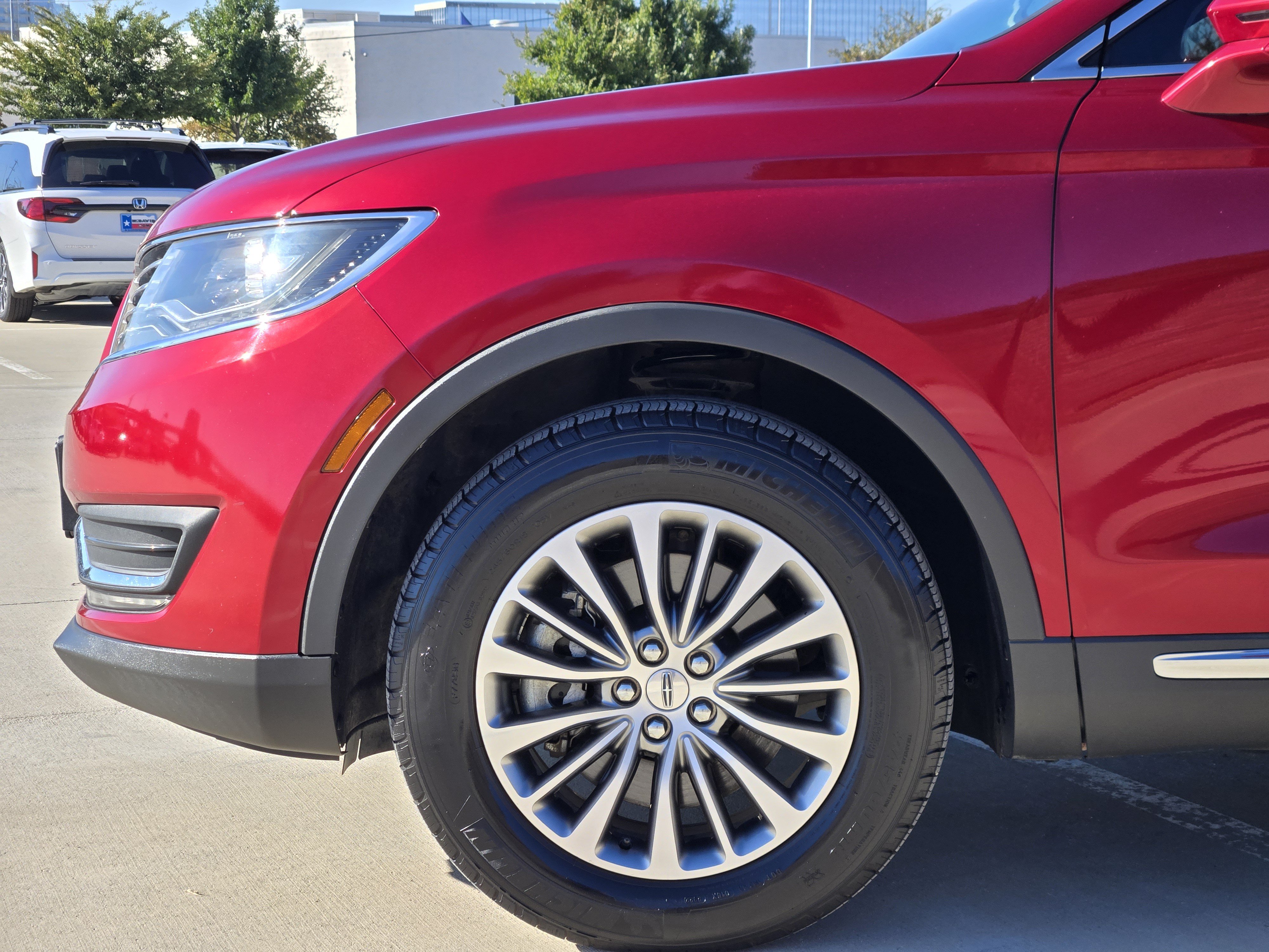 Used 2018 Lincoln MKX Select w/ Select Plus Package FWD image 10