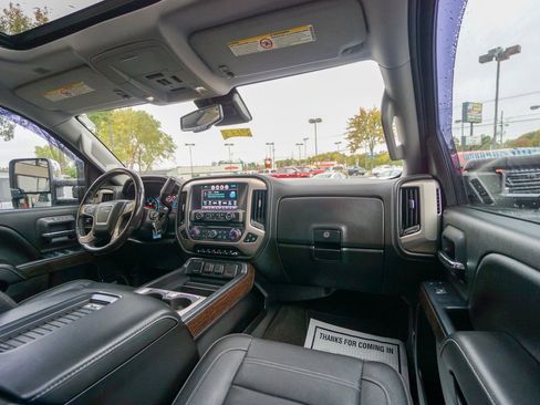 Used 2018 GMC Sierra 3500 Denali w/ Duramax Plus Package image 31