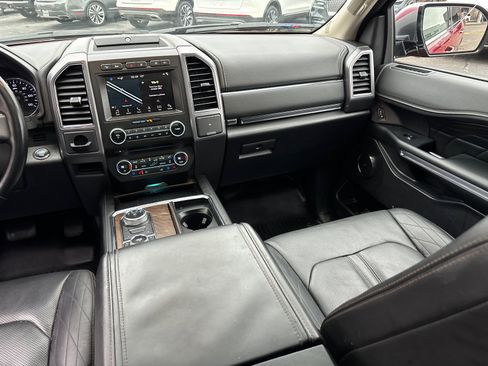 Used 2018 Ford Expedition Max Platinum image 32