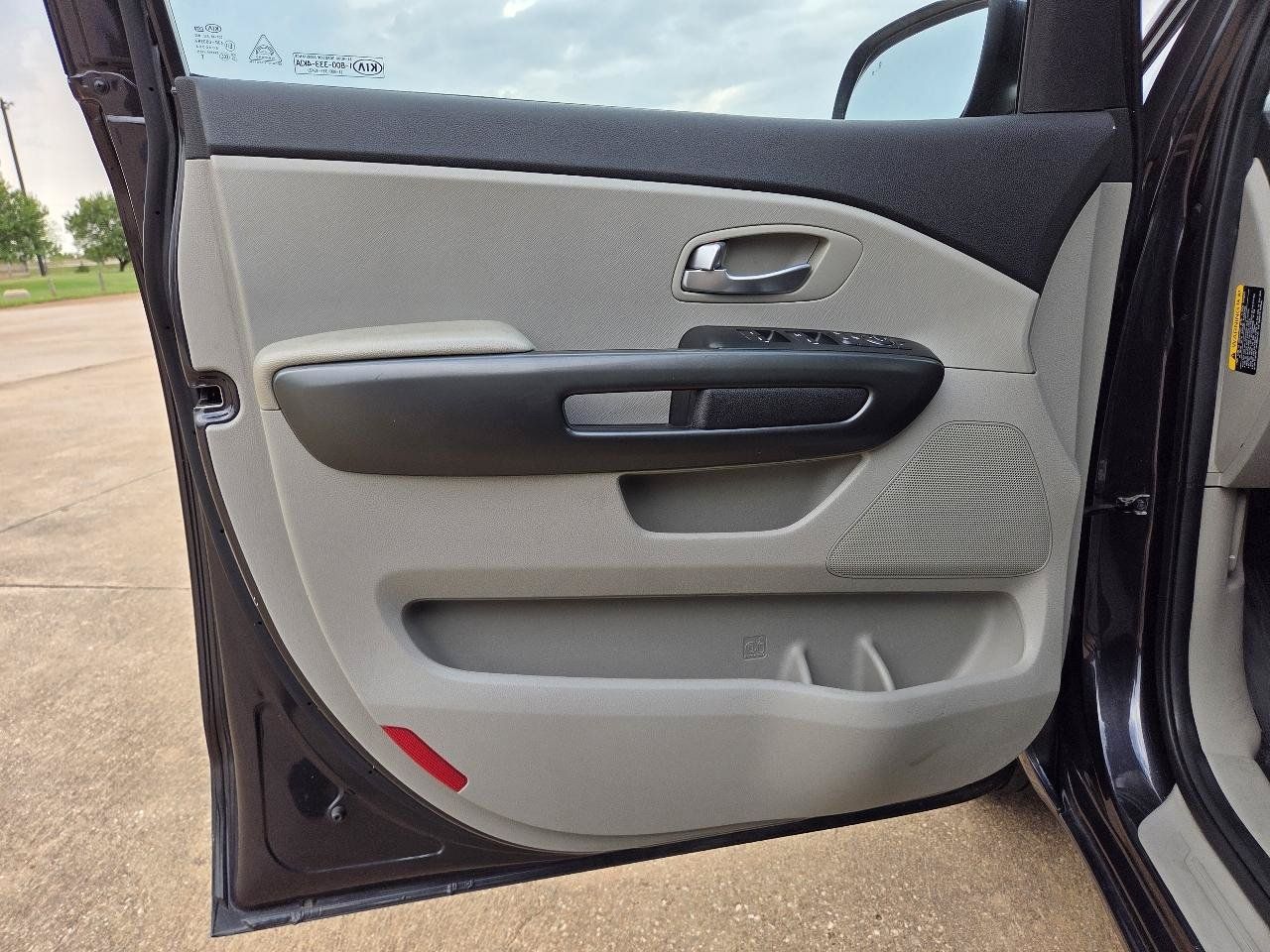 Used 2020 Kia Sedona EX FWD image 13
