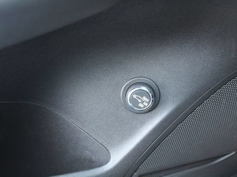 Used 2022 Buick Envision Preferred FWD image 36