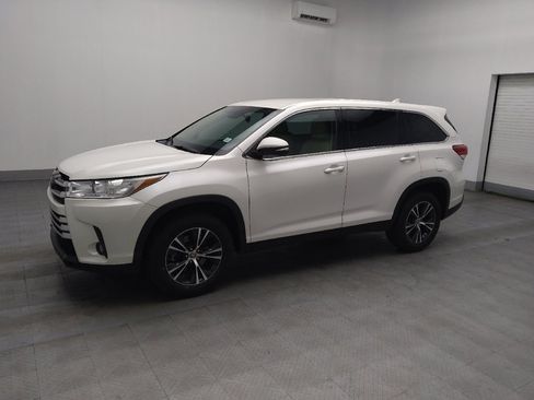 Used 2019 Toyota Highlander Plus image 2