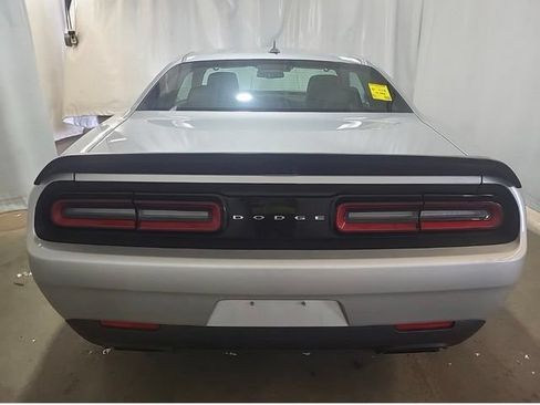 Used 2022 Dodge Challenger SRT Hellcat RWD image 5