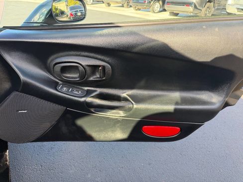 Used 2000 Chevrolet Corvette Convertible image 22