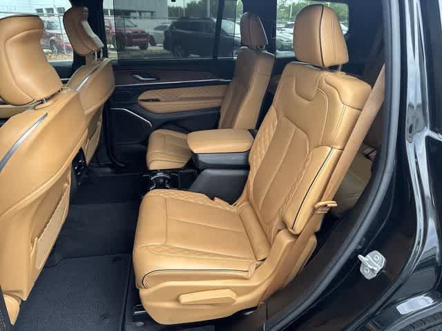 Used 2021 Jeep Grand Cherokee L Summit w/ Advanced Protech Group IV AWD/4WD image 18