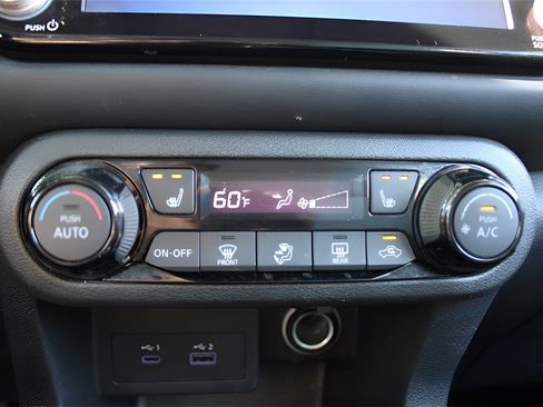 Used 2024 Nissan Kicks SR w/ SR Premium Package image 22