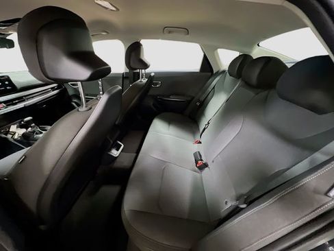 New 2025 Kia K4 LX image 22