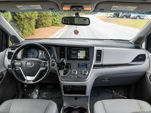 Used 2015 Toyota Sienna XLE w/ XLE Navigation Package FWD image 23