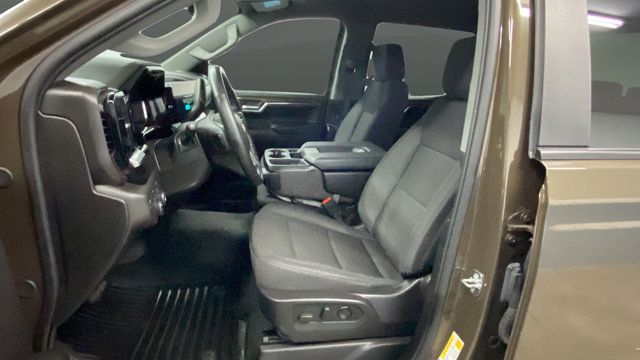 Used 2024 Chevrolet Silverado 1500 LT AWD/4WD image 9