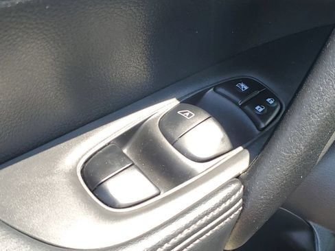 Used 2019 Nissan Rogue SL AWD/4WD image 27