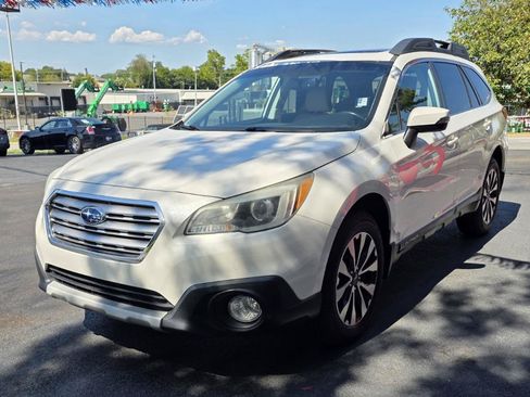 Used 2015 Subaru Outback 2.5i Limited AWD/4WD image 6