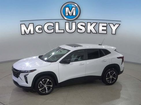 Certified 2024 Chevrolet Trax RS w/ Sunroof Package image 1