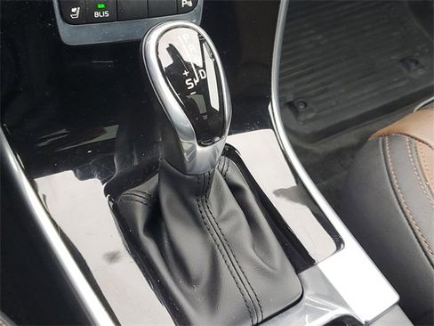 Used 2016 Volvo XC60 T5 Premier w/ Proximity Package image 29