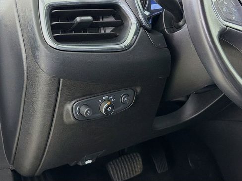 Used 2019 Chevrolet Equinox Premier image 12