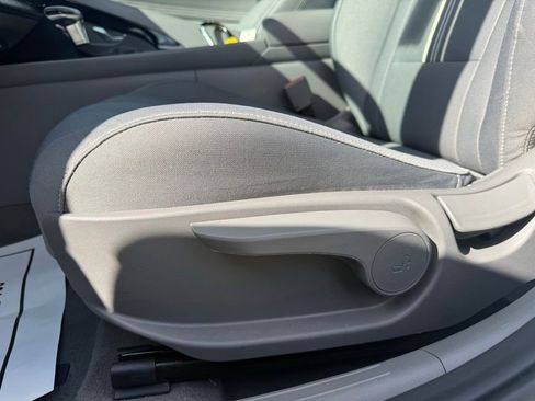 Used 2023 Hyundai Elantra SEL w/ Convenience Package image 15