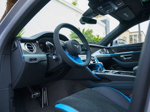 Used 2025 Bentley Flying Spur Plug-In Hybrid AWD/4WD image 7