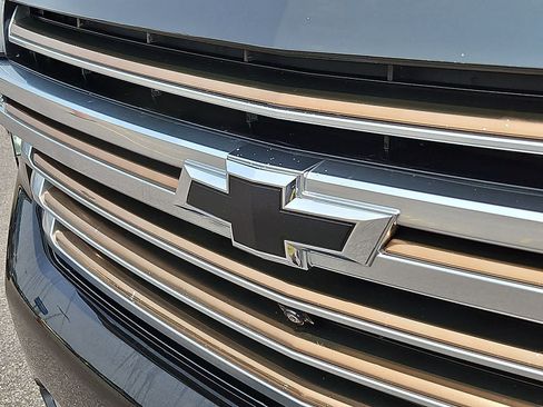 Certified 2021 Chevrolet Suburban High Country AWD/4WD image 37
