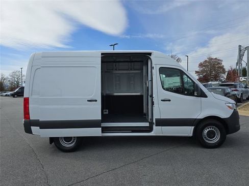 New 2025 Mercedes-Benz Sprinter 2500 image 3