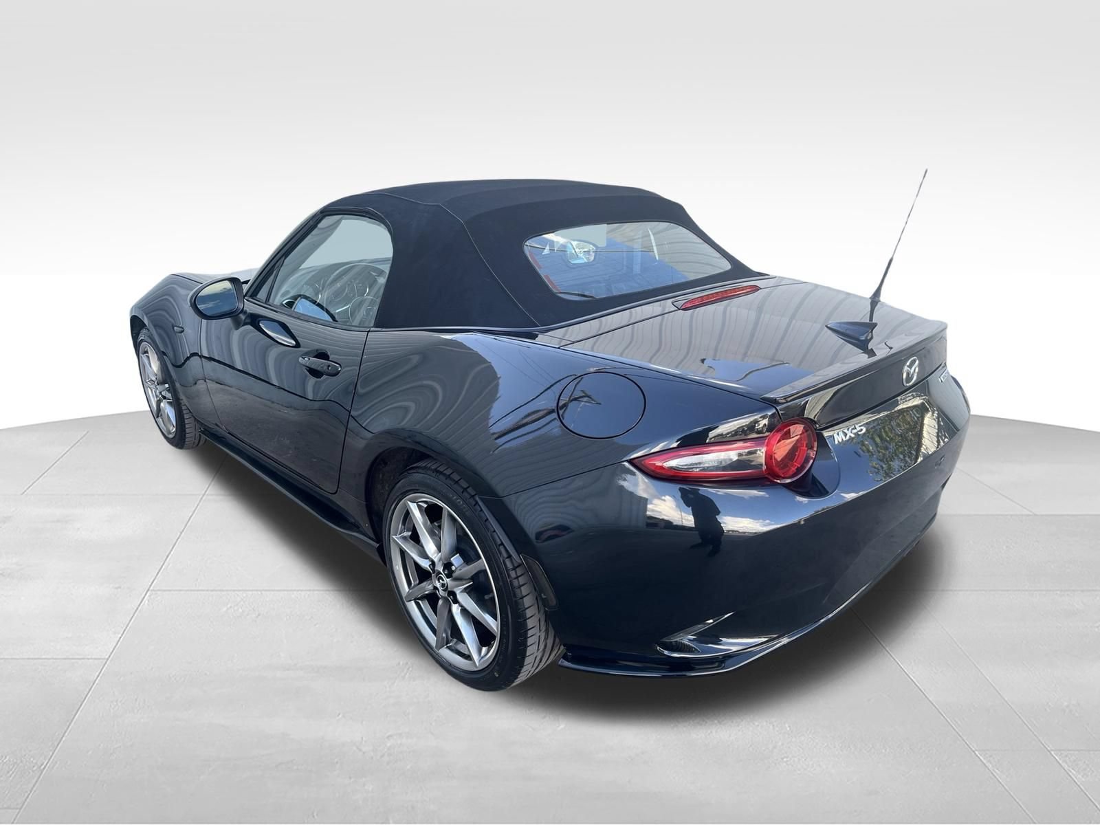 Used 2023 MAZDA MX-5 Miata Grand Touring RWD image 6