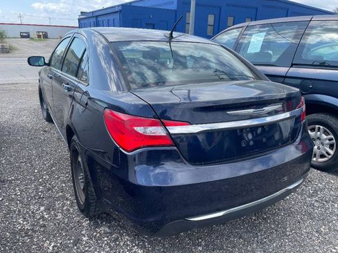 Used 2014 Chrysler 200 LX image 5