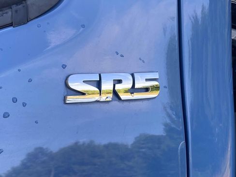 Used 2019 Toyota Tacoma SR5 RWD image 11