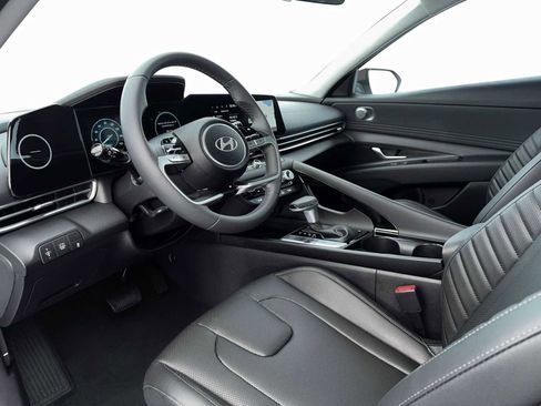 New 2026 Hyundai Elantra Limited FWD image 9