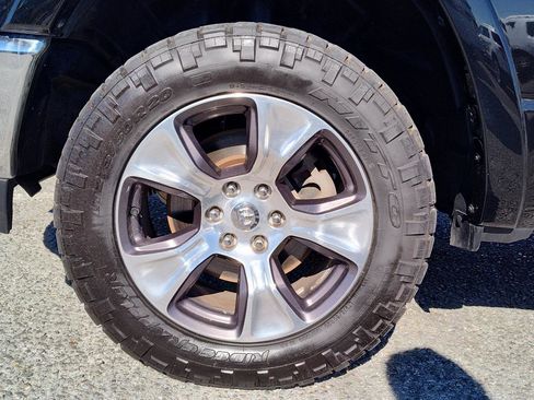 Used 2019 RAM 1500 Laramie image 12